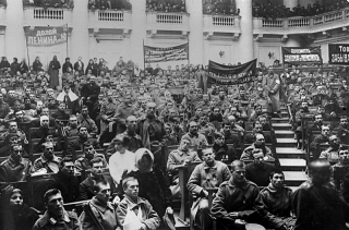 octoberrevolution_meeting-petrograd-soviet-22-october-1917.jpg